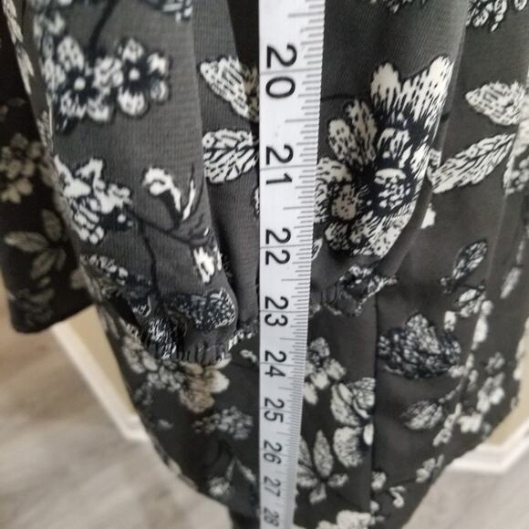 PEACH Love California floral top‎ size small - Picture 7 of 7